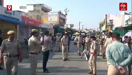 हत्या के आरोपियों की पुलिस ने निकाली परेड, एक लंगड़ाते तो दूसरा रेंगते हुए दिखा