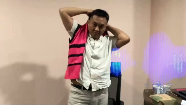 Momen Bos Sritex & Petinggi Bank Pakai Baju Tersangka Kejagung