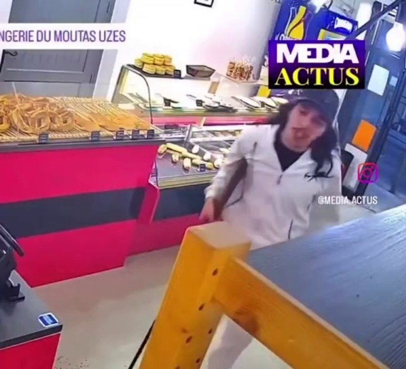 Cyril le boulanger maitrise Karim, un harceleur armé d'un fusil à Uzès