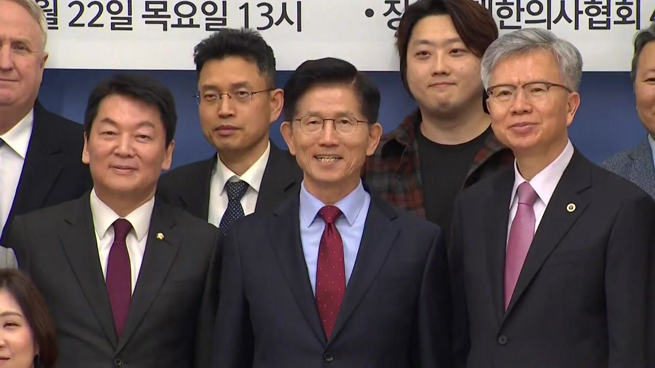 김문수 의협 만나 "진심으로 사과...정책에 의사 의견 반영" / YTN
