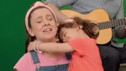 Ms Rachel shares heartwarming moment with 3-year-old double amputee from Gaza