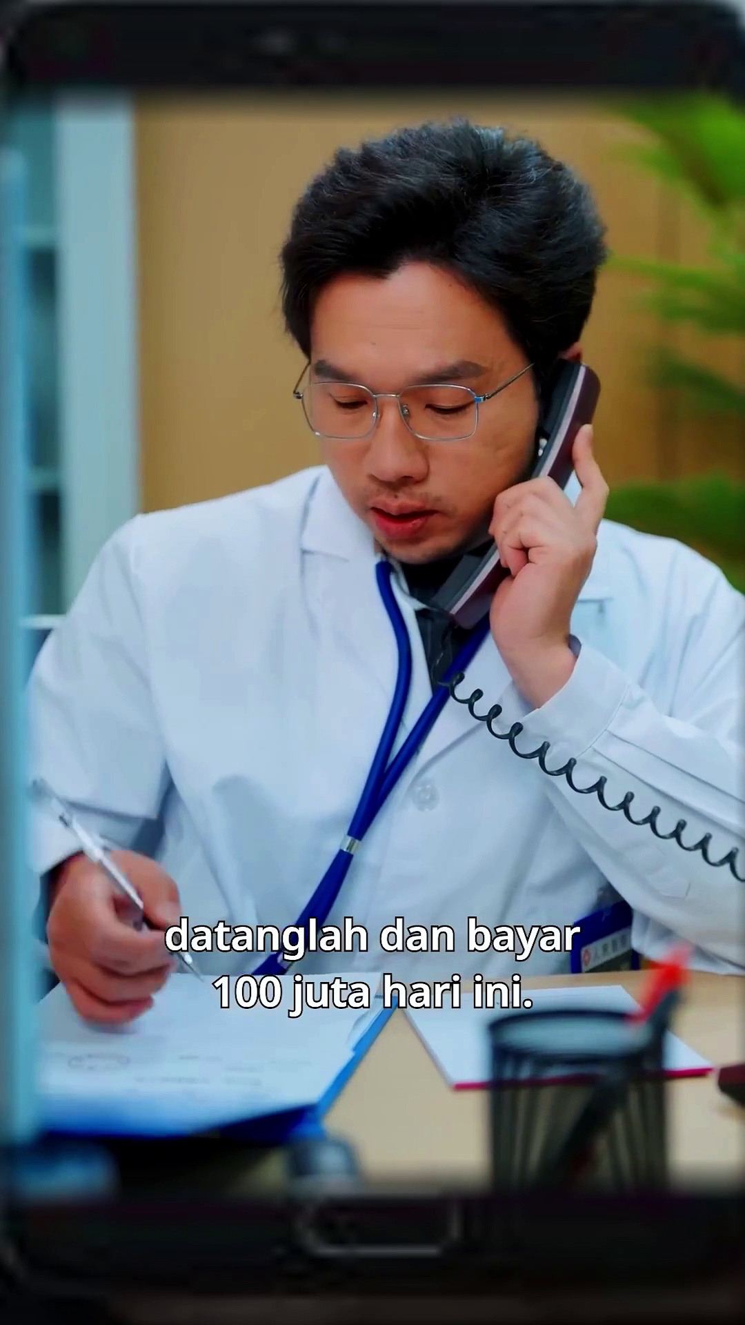  Dicerai dan dihina keluarga mantan istrinya pria miskin menjadi kaya raya part 1