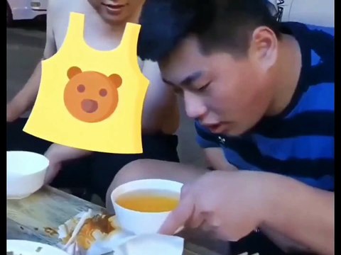 The highest level of drinking Creative inspiration Funny video Watch it and laugh again Full level human funny video Do not play by the rules