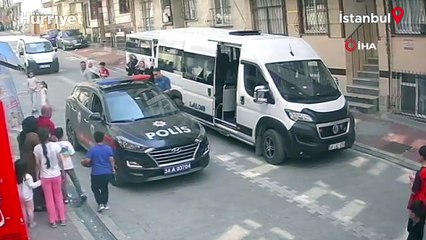 Esenyurt'ta hatalı şekilde öğrenci indiren servis sürücüsü polisle tartıştı