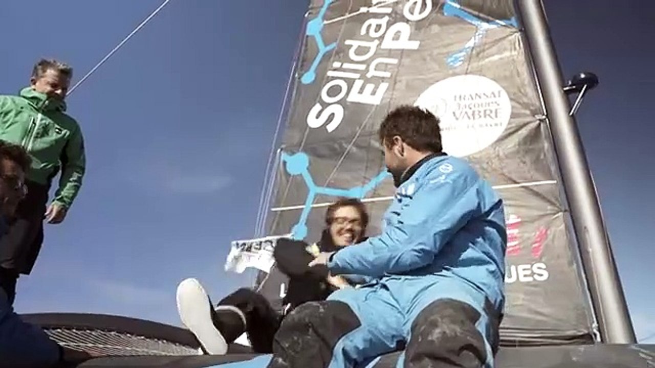 Transat - un trimaran en course contre la sclérose en plaques