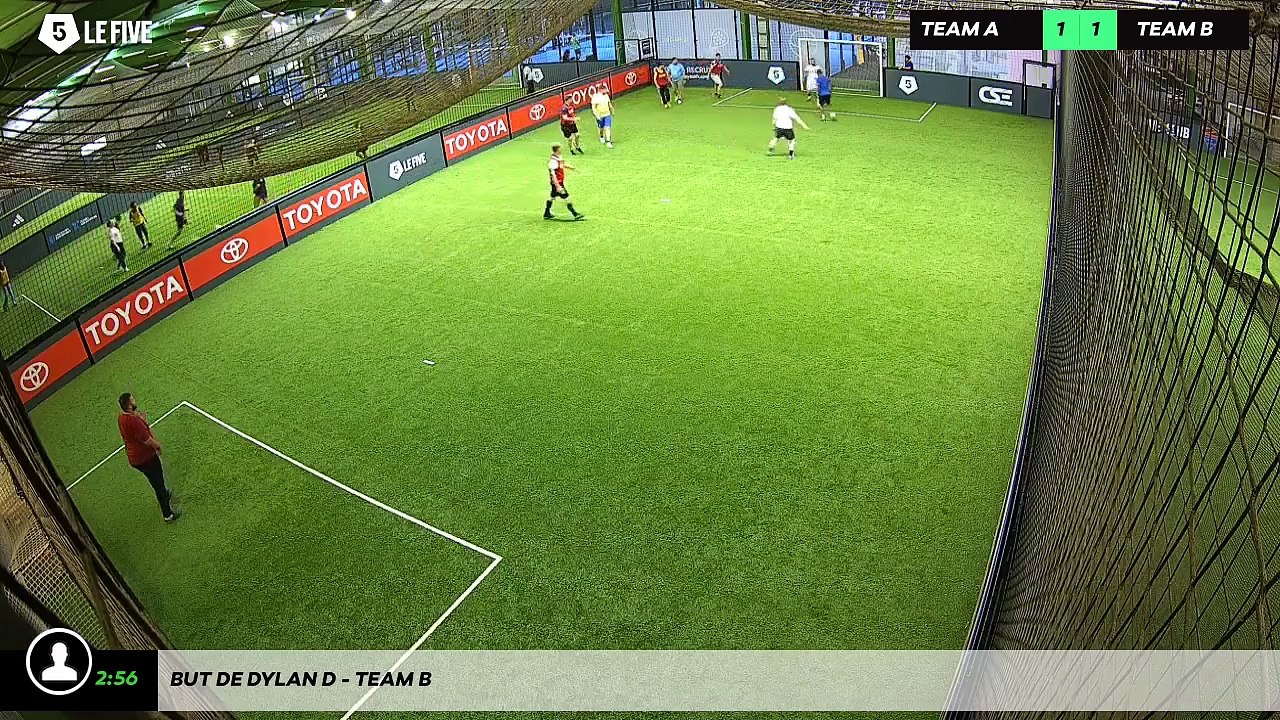 But de Dylan D - Team B