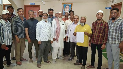 नगर निगम पहुंचकर किया विरोध, सडक़,नाली निर्माण की मांग