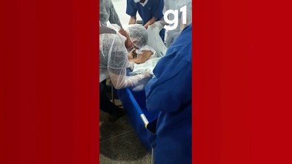 Hospital atende pedido e idosa com câncer é batizada em quarto de UTI em MT; vídeo