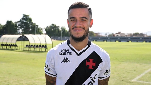 Surrealista a más no poder: entrevistan a Coutinho y hay disparos a escasos metros