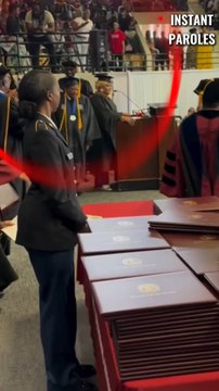 Cet homme obtient son diplôme d’université à l’âge de 80 ans