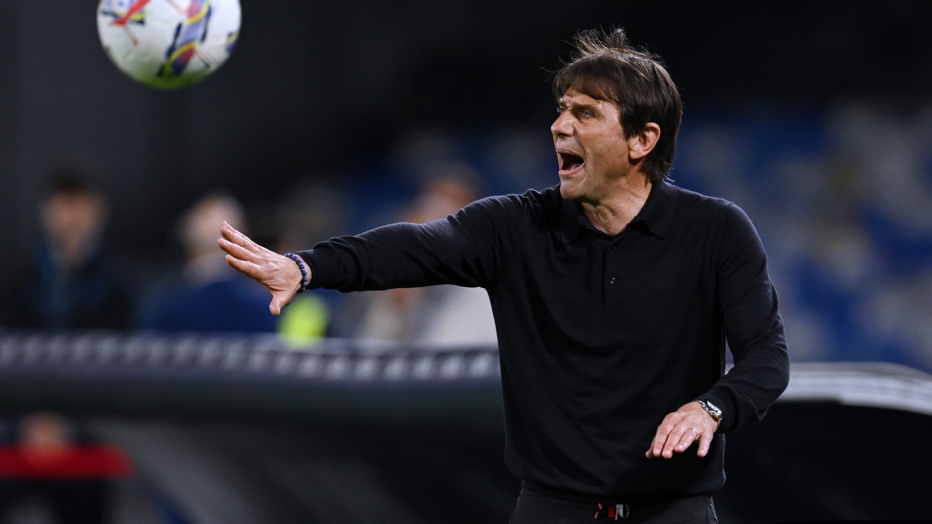 Conte 'feels the responsibility' of delivering Serie A title