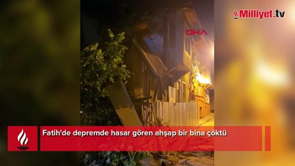 Fatih'te ahşap bina çöktü! Ekipler müdahale ediyor