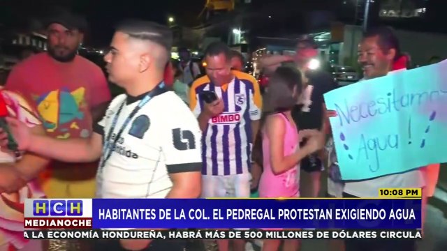 Habitantes de la colonia El Pedregal protestan exigiendo agua potable