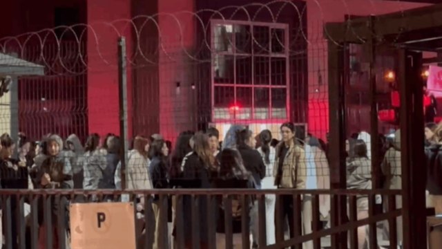 Tuzla’da, öğrenci yurdundaki yangın panik yarattı