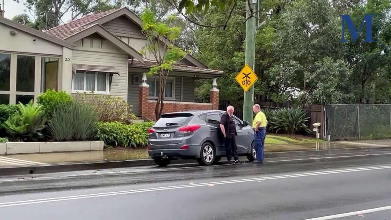 SES aids drivers navigate flooded Dapto roads