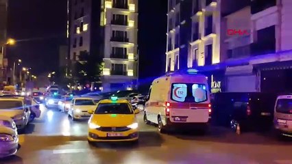 İstanbul'un göbeğinde bir taksi tam 10 metreden aşağı uçtu!