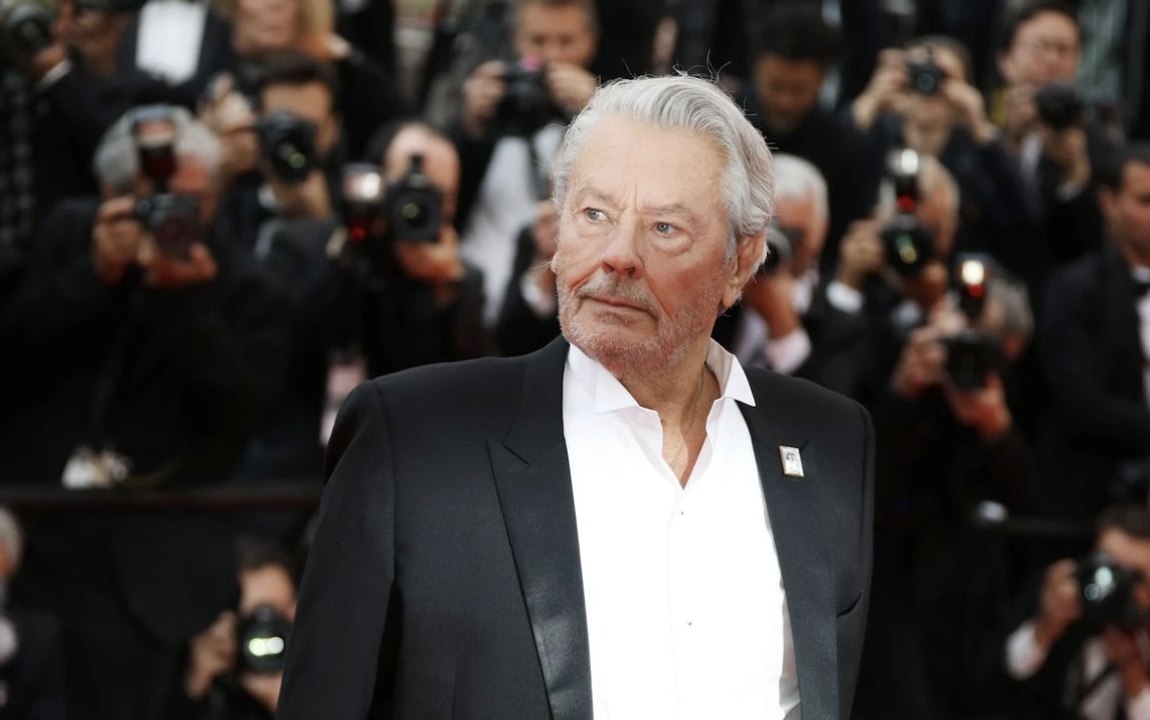Alain Delon : un nouveau testament et un enfant illégitime mis en lumière
