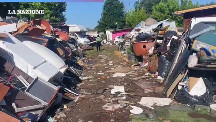 Traffico di rifiuti pericolosi al campo nomadi, maxi blitz