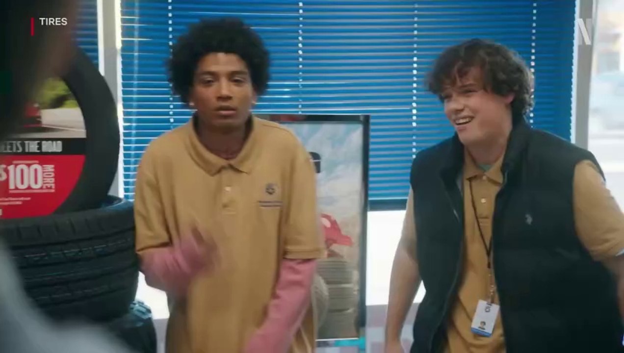 Tires - staffel 2 Trailer (2) OV