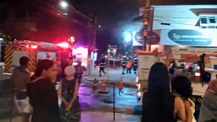 Incêndio atinge loja de piscinas e mata animais, na Jatiúca