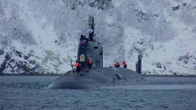 Video: Russisches Atom-U-Boot Arkhangelsk feuert Kalibr-Rakete in der Barentssee ab