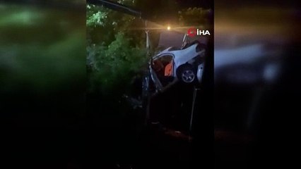 Bursa’da otomobil bahçeye uçtu