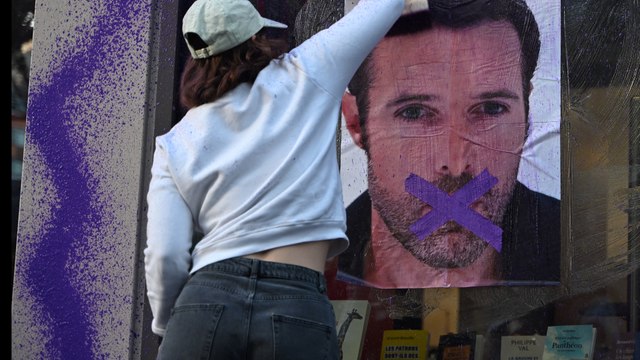 Pour dénoncer le livre de Nicolas Bedos, des féministes aspergent de peinture sa maison d’édition