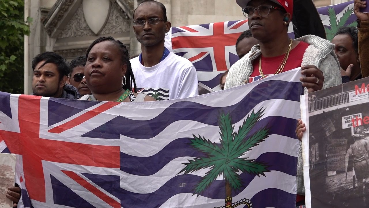 Protest ouside of high court during Chagos Islands deal case