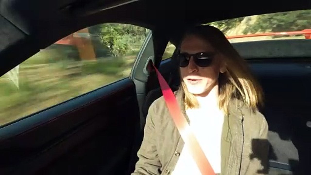 2025 Porsche 911 GTS T-Hybrid vs. Aston Martin Vantage: Stepping Out of the 911's Shadow