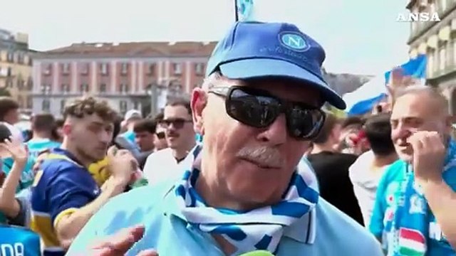 Napoli, in Piazza del Plebiscito prove generali di festa scudetto