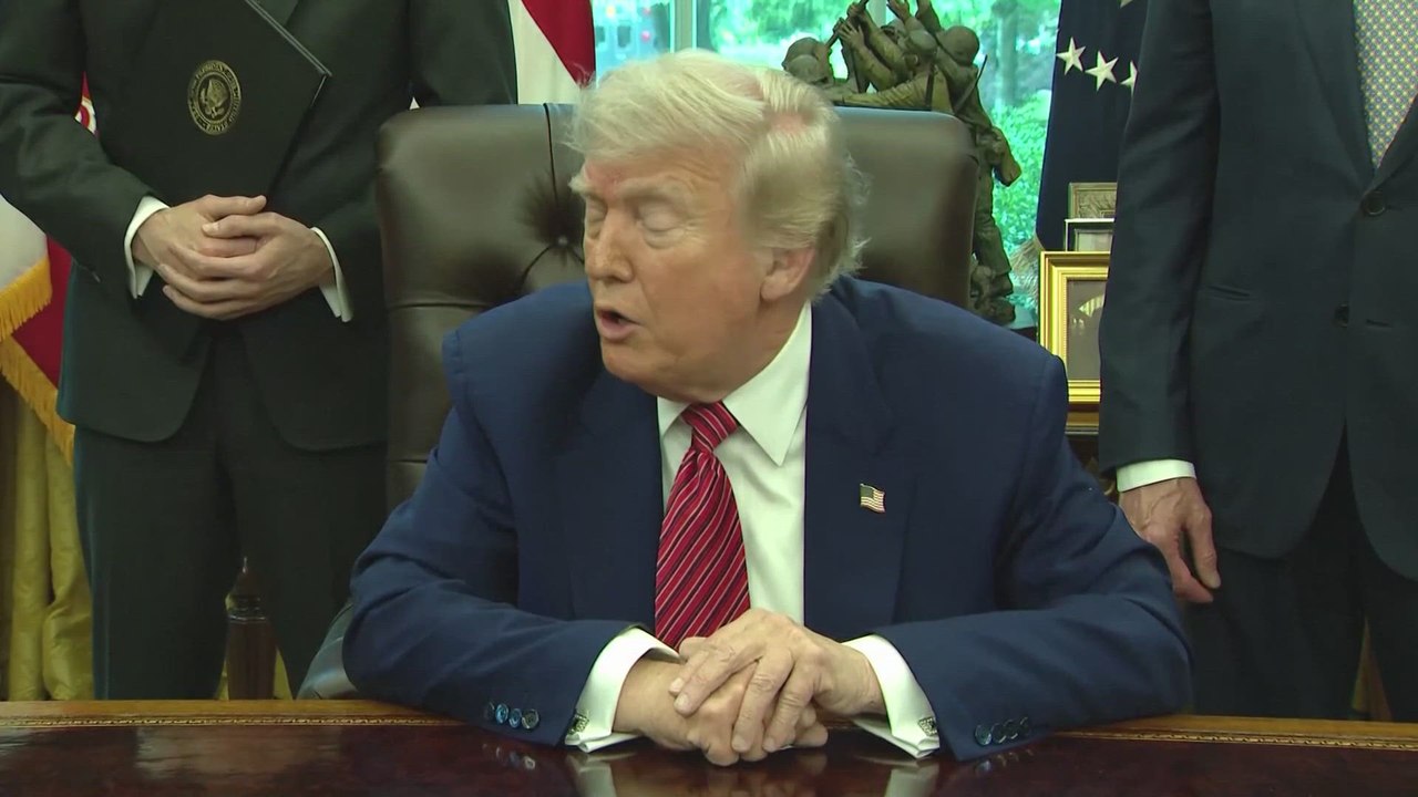 Trump's Hilarious Response to Unexpected Call During Press Meeting