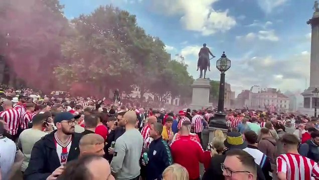 Sunderland fans in London ahead of play-off final v Sheff United- watch the incredible scene