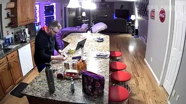 Best Scary Fails Pranks and Jump Scares 😱