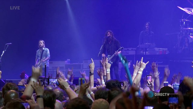 The Pretender (with Train Kept a Rolling interlude) - Foo Fighters (live)