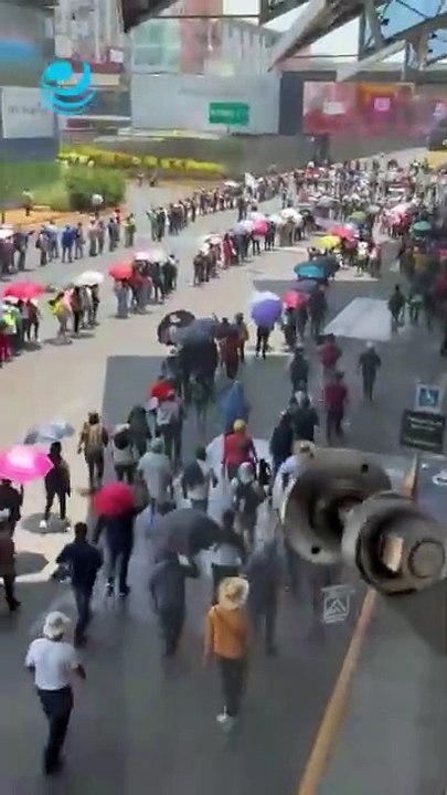 Maestros de la CNTE se retiran de las inmediaciones del AICM