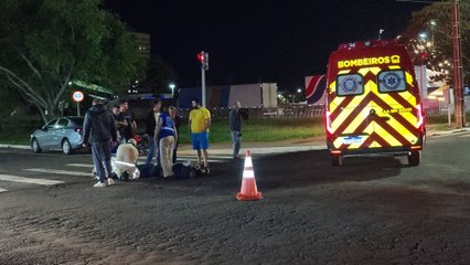 Motociclista fica ferido após acidente no Centro de Cascavel