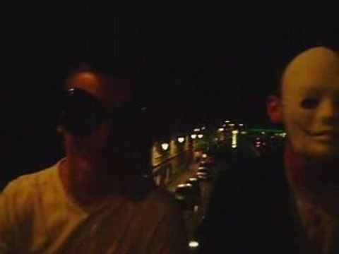 Un soir de printemps sur un pont