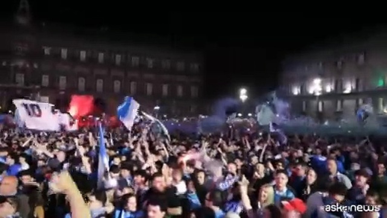 A Napoli il tripudio: "Grazie Conte, grazie Aurelio"