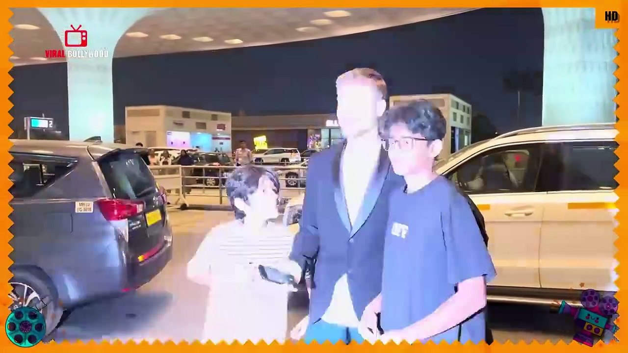 World No 1 Youtuber MrBeast Leaving India _ Respect Moment with Indian Fans at Mumbai Airport