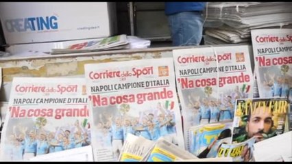 Napoli campione, la città il giorno dopo: parata d'azzurro