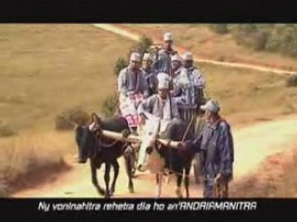 Tsa Angano - Les Adeline