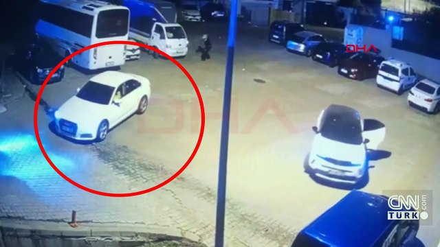 Yer: İstanbul... Aracın önünü kesip kalaşnikoflarla taradılar!