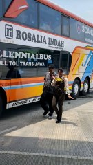 Pramugari cantik bus Indonesia