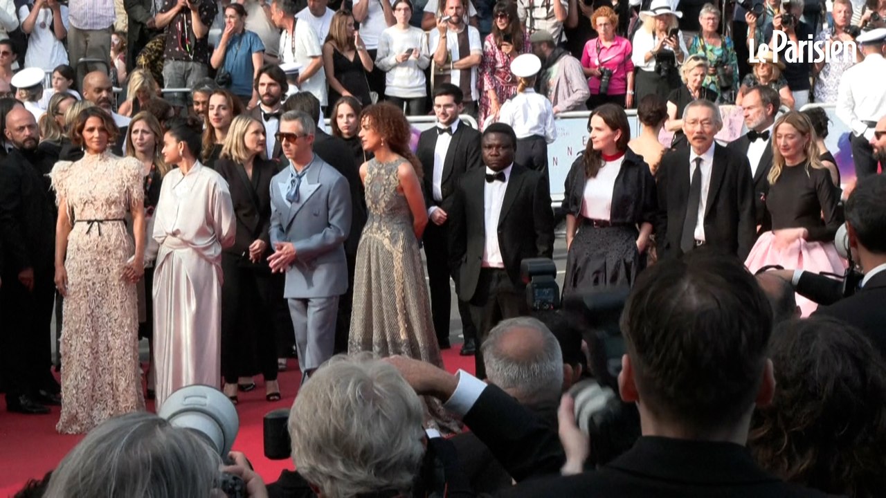 Cannes : le jury sur le tapis rouge pour la cérémonie de clôture