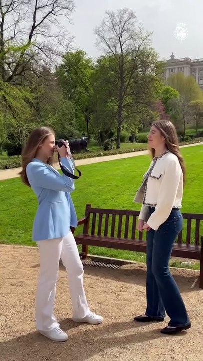 La inesperada felicitación de la princesa Leonor a su hermana, la infanta Sofía, por su graduación: "Estoy muy orgullosa de ti"