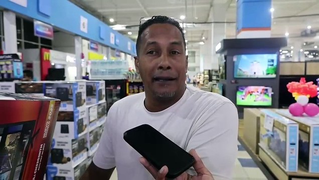 Regalos, ofertas y facilidades bancarias: Así se vive la antesala del Día de las Madres