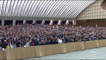 El papa lanza un mensaje a favor del diálogo y la unidad ante la curia