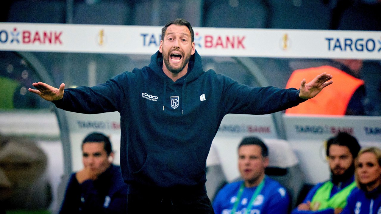 Kniat stolz: 'Pokal nehmen, angucken und mit nach Bielefeld nehmen'