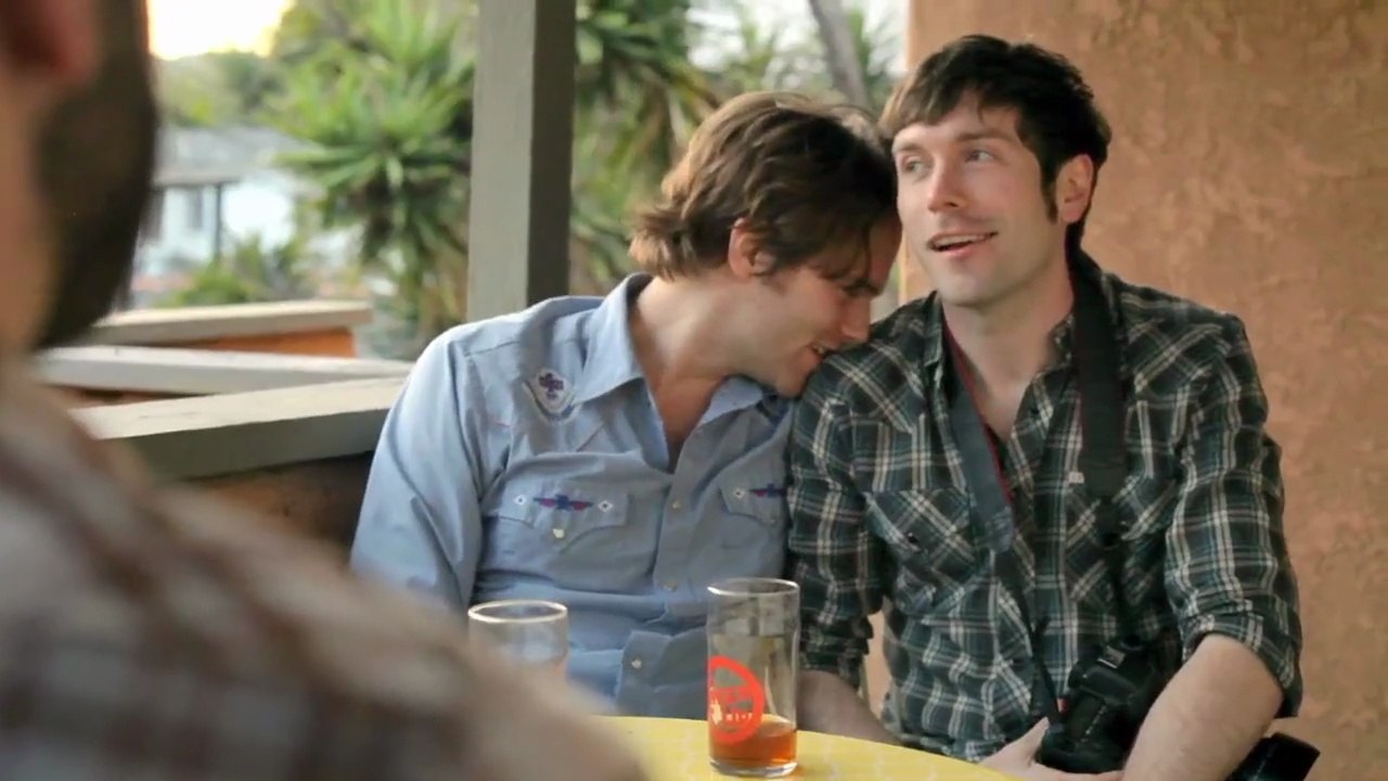 ES S01 E08 - gay theme series