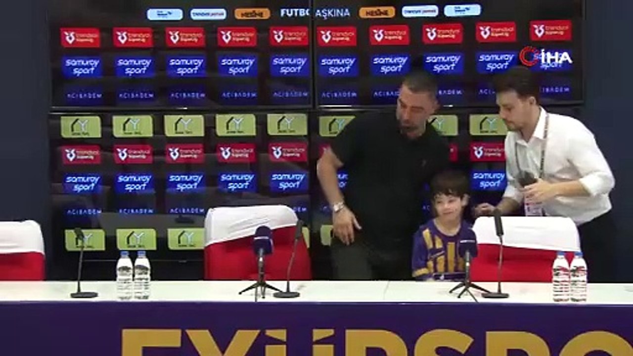 Arda Turan, Eyüpspor'a veda etti: ''4 teklif var!''